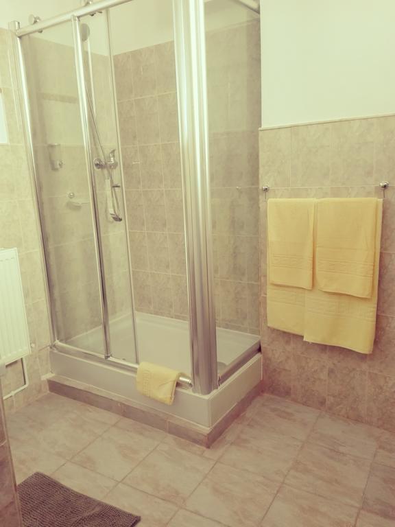 Ava Republique Apartment Brasov Luaran gambar