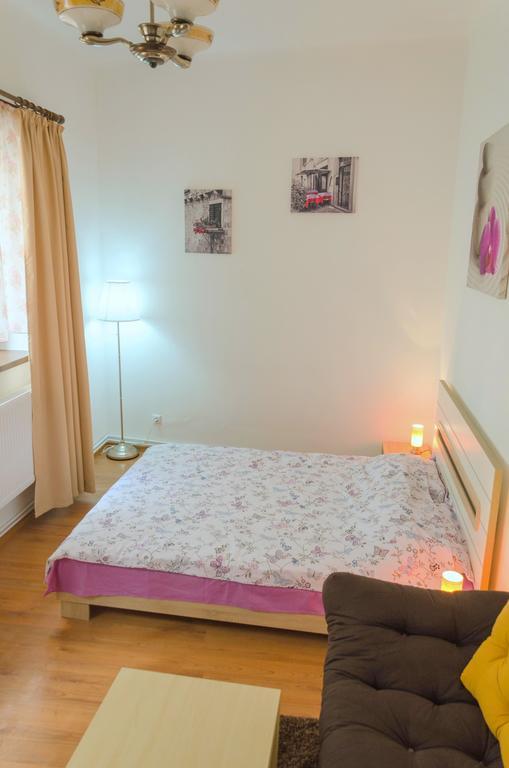 Ava Republique Apartment Brasov Luaran gambar